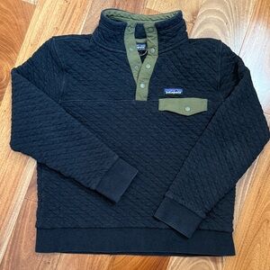 Patagonia Black and Green Quilted Pullover
